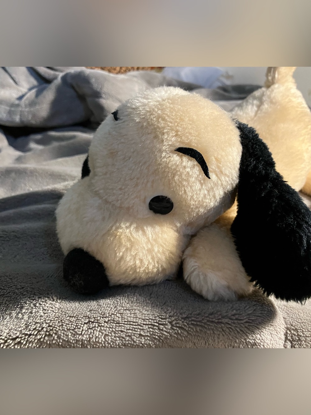 VTG. 1973 R DAKIN & CO., PLUSH CREME DROOPER PUPPY W/BROWN EARS, 10 IN., KOREA